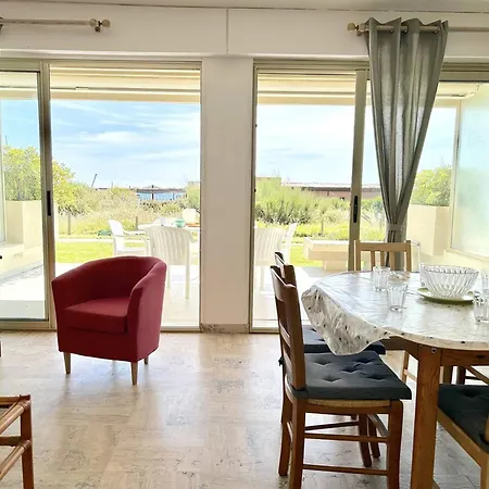 3 Pieces 4 Couchages Avec Parking Au Lavandou - Fr-1-251-316 Lägenhet