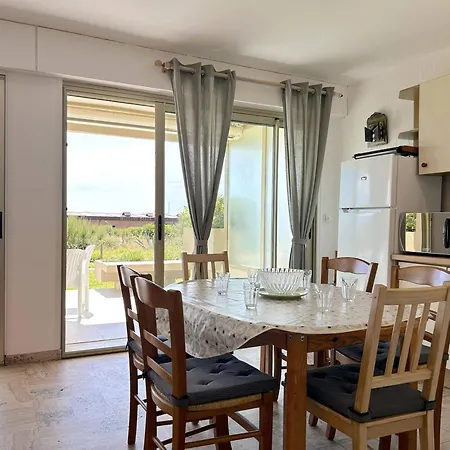 Appartement 3 Pieces 4 Couchages Avec Parking Au Lavandou - Fr-1-251-316 *