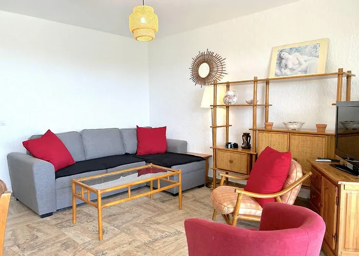 3 Pieces 4 Couchages Avec Parking Au Lavandou - Fr-1-251-316 Lägenhet *