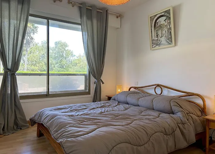 Lägenhet 3 Pieces 4 Couchages Avec Parking Au Lavandou - Fr-1-251-316 Le Lavandou