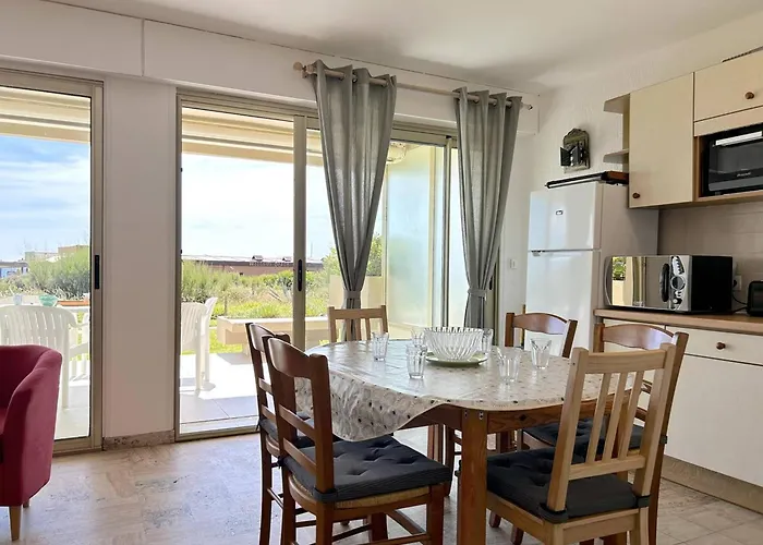 Lägenhet 3 Pieces 4 Couchages Avec Parking Au Lavandou - Fr-1-251-316 *